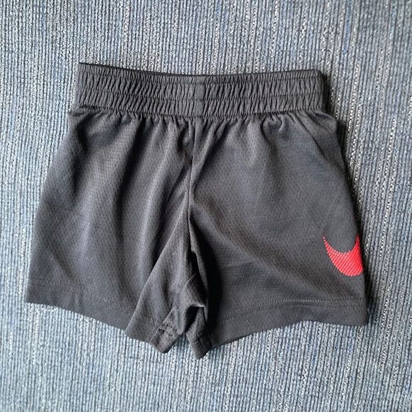 Nike short size 2T - Picture 1 of 3